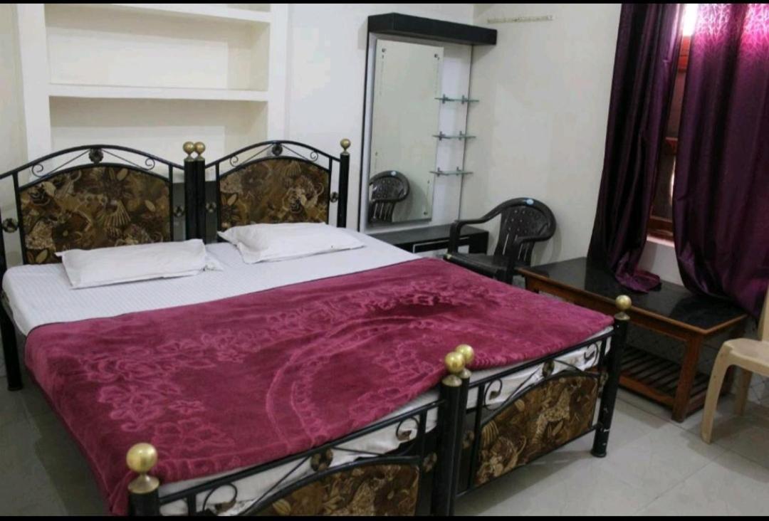 Couple Friendly Hotel - Sunset Orchha Exterior photo